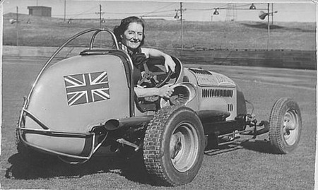 Fay Taylour fue una reina de la competición: 'peligrosa' en el trazado pero más aún por su afinidad con Hitler