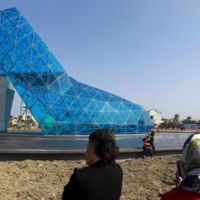 Esta iglesia cristiana tiene forma de zapato de tacón gigante 