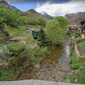 Este pintoresco restaurante está en uno de los pueblos  menos masificados de Asturias, y puedes pescar tu propia comida