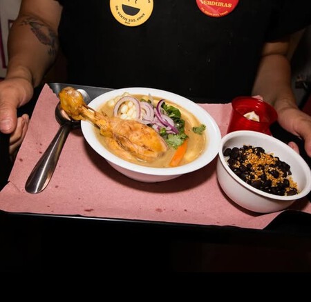 Pasa desapercibido, pero este local en la CDMX tiene distintas opciones de caldos, ideales para estos días nublados o con lluvia