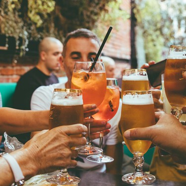Beber la cerveza rápido cuando está fría es más que un placer: es necesario para que no se estropee