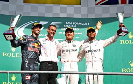 Una más para Nico Rosberg en un accidentado GP de Bélgica de F1