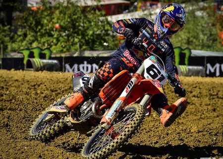 ¡Histórico! Jorge Prado gana su primer MXGP tras acabar segundo en las dos mangas de Faenza