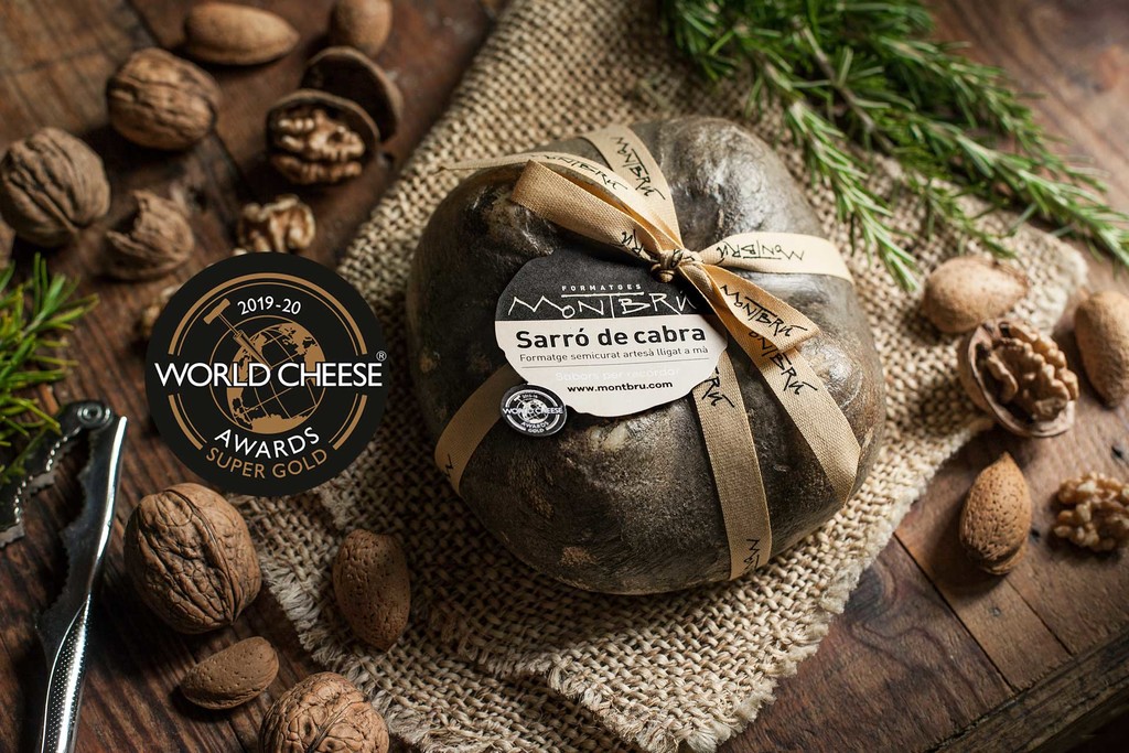Los 18 mejores quesos españoles del mundo según los World Cheese Awards (y dónde comprarlos)
