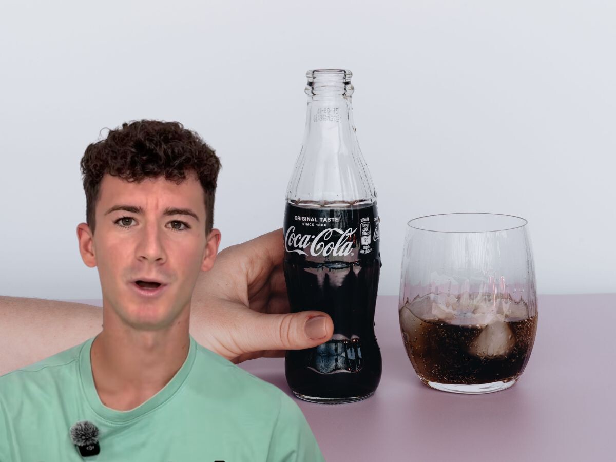 Latas de Coca-Cola normal y Coca-Cola Zero lado a lado para comparación