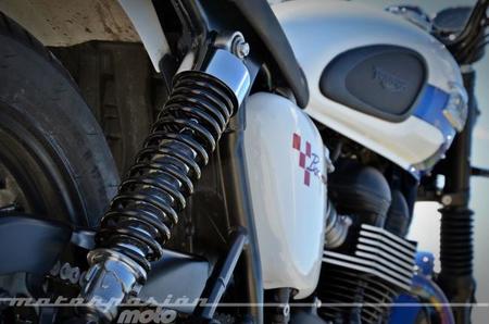 Triumph Bonneville T214 036