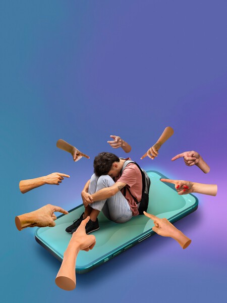 Adolescente Siendo Acosado Ciberneticamente En Un Telefono Inteligente