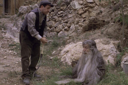 Últimas horas para ver en Netflix una de las mejores comedias de la historia. La obra maestra que demuestra que todos somos contingentes, pero José Luis Cuerda era necesario