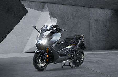 Yamaha TMAX 20º Aniversario 2021: oda al scooter deportivo en forma de edición limitada para 560 afortunados