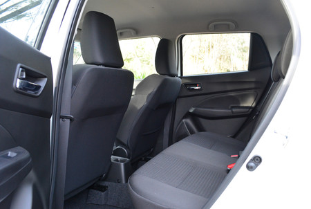 Suzuki Swift Glx 2018 14