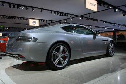 Aston Martin DB9 LM