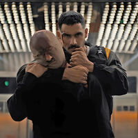 México también sabe hacer películas de acción: la muestra está en la nueva y violenta película de Prime Video