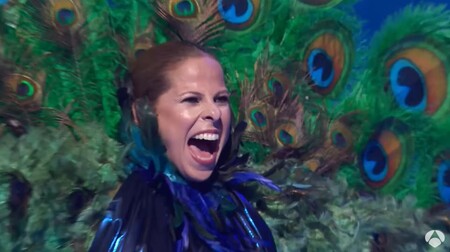 ¡Menudo 'Pavo Real' tiene la tía! Pastora Soler, desenmascarada, se queda a las puertas de la final de 'Mask Singer'