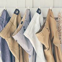 Esta primavera, nuestros pantalones serán Dockers: estos por menos de 35 euros sientan genial y hay todas las tallas 