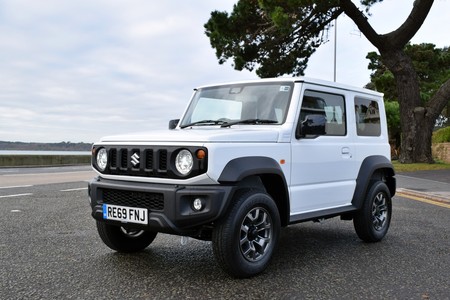 Alguien ha pagado 2.300 euros extra por un Suzuki Jimny con 22 km para saltarse la lista de espera