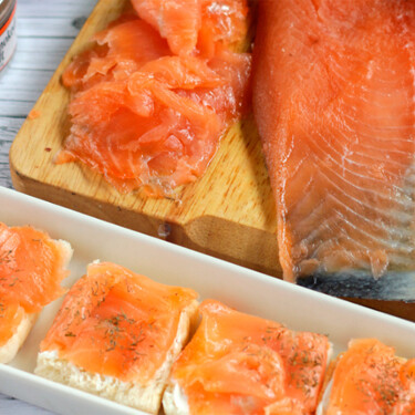 Cómo hacer salmón ahumado casero: receta fácil para ahumar salmón con un toque de Bourbon