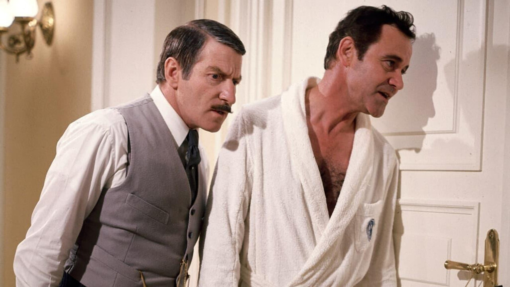 Hoy en TV, dos cuerpos desaparecidos en una isla italiana en una comedia ambiciosa de un dúo legendario