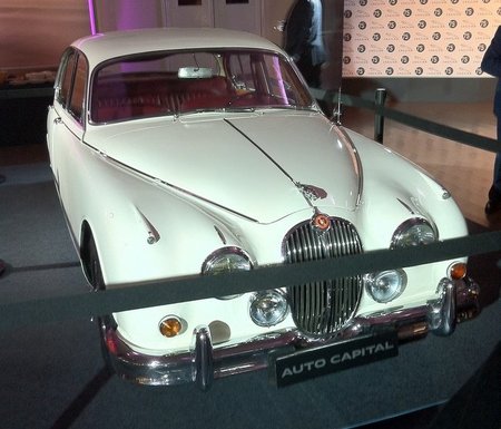 Jaguar Mark II frontal.