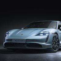 El Porsche Taycan 4S de acceso es un coche eléctrico con hasta 571 CV y 463 km, desde 108.337 euros