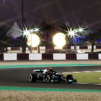 Valtteri Bottas lidera el debut de Catar en la Fórmula 1 mientras Max Verstappen y Lewis Hamilton juegan al escondite