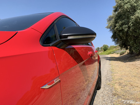 Volkswagen Golf GTI TCR moldura lateral