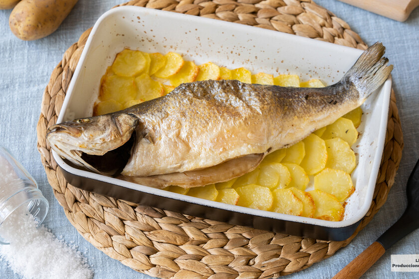 Lubina Al Horno De Karlos Argui ano Receta F cil Con Patatas Para 