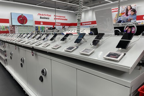 MediaMarkt liquida sus móviles de exposición: decenas de modelos por menos de 100 euros 
