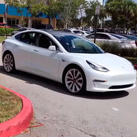 La función que permite a los coches de Tesla aparcar y desaparcar solos podría ser investigada por las autoridades de EEUU