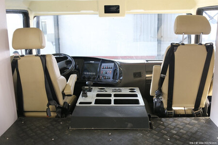 Unimog Chino Interior