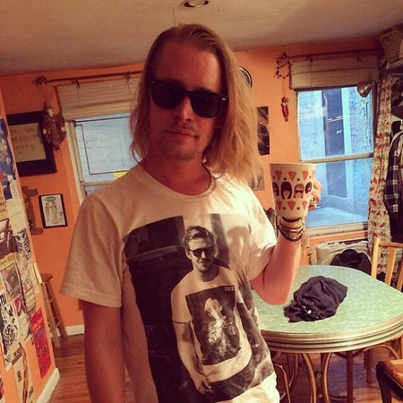 Macaulay Culkin y la meta camiseta