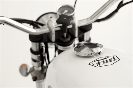 Detalle Fuel en R 100 Tracker