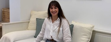 Sara Ros, interiorista: "Para que el salón parezca más grande puedes colocar una balda horizontal con el fin de crear una línea visual que alargue el espacio"