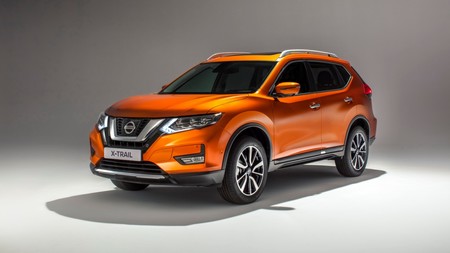 Conducción semi-autónoma y algunos retoques estéticos, el Nissan X-Trail se estrena por todo lo alto