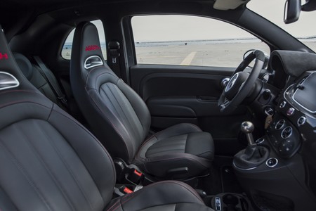 Abarth 695 Yamaha Xsr900 013