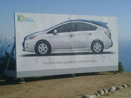 Teaser oficial: Toyota Prius monovolumen
