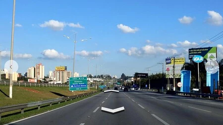 テスト中にユーザーによってブラジルでアップロードされたストリート ビュー セクション。 Google画像