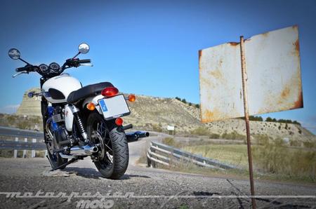 Triumph Bonneville T214 009