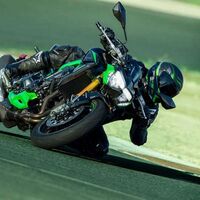 Kawasaki Z900 SE: una naked para el carnet A2 que se actualiza con una suspensión trasera de Öhlins y frenos Brembo