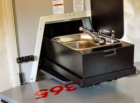 Camp365, el remolque camper que se convierte en caravana