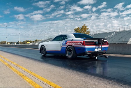 Dodge Challenger Drag Pak, así de impresionante es el nuevo devorador de asfalto