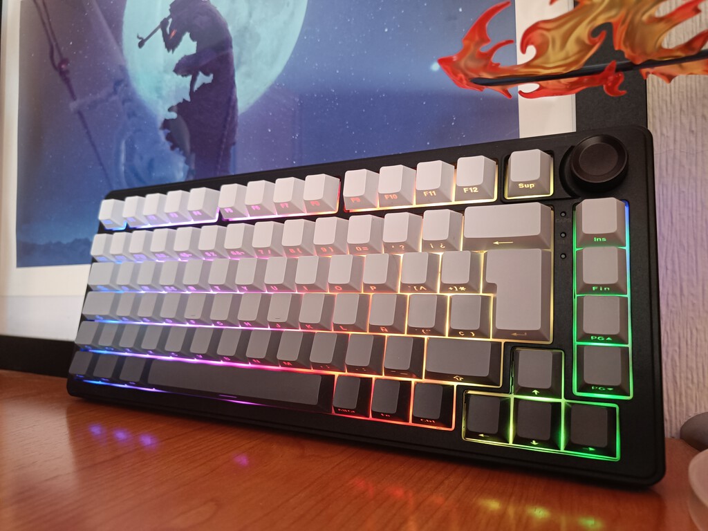 G-LAB Keyz Elite 300 GRG, análisis: un teclado mecánico inalámbrico y muy completo para quien quiere jugar y trabajar sin gastarse una fortuna