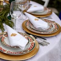 Poner la vajilla y cristalería "buenas" en Navidad está muy bien, pero estas cinco cosas no conviene meterlas luego en el lavavajillas 