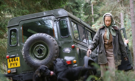 Reina Isabel Inglaterra Land Rover 110 02