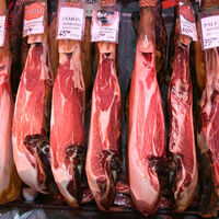 El jamón ibérico lleva décadas siendo sinónimo de altísima calidad. Ahora Guijuelo quiere hacerlo saltar por los aires