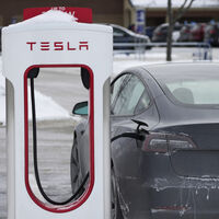 El cambio climático le anota un gol a los autos eléctricos: las olas de frío extremo los está dejando tirados 