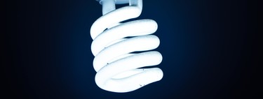 LiFi: qué es, ventajas, limitaciones y casos de uso de la tecnología para tener conexión a Internet con luz