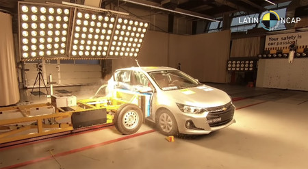 El Chevrolet Onix HB arrasa con 5 estrellas, mientras que Mitsubishi L200 se lleva 0 en resultados de Latin NCAP