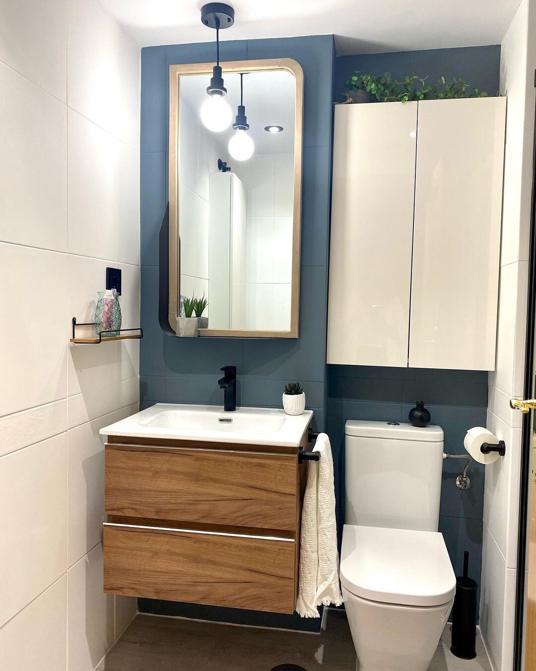 Antes y Después; un cuarto de baño que aprovecha el cambio de la bañera