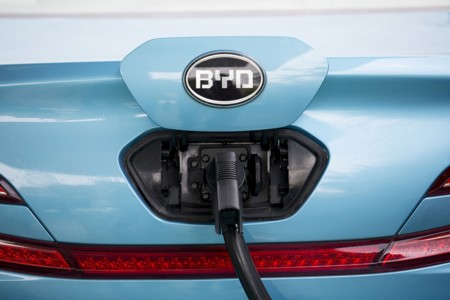 China concreta el plan para tener funcionando 5 millones de cargadores para coche eléctrico en 2020