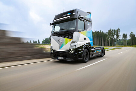 Mercedes eActros LongHaul